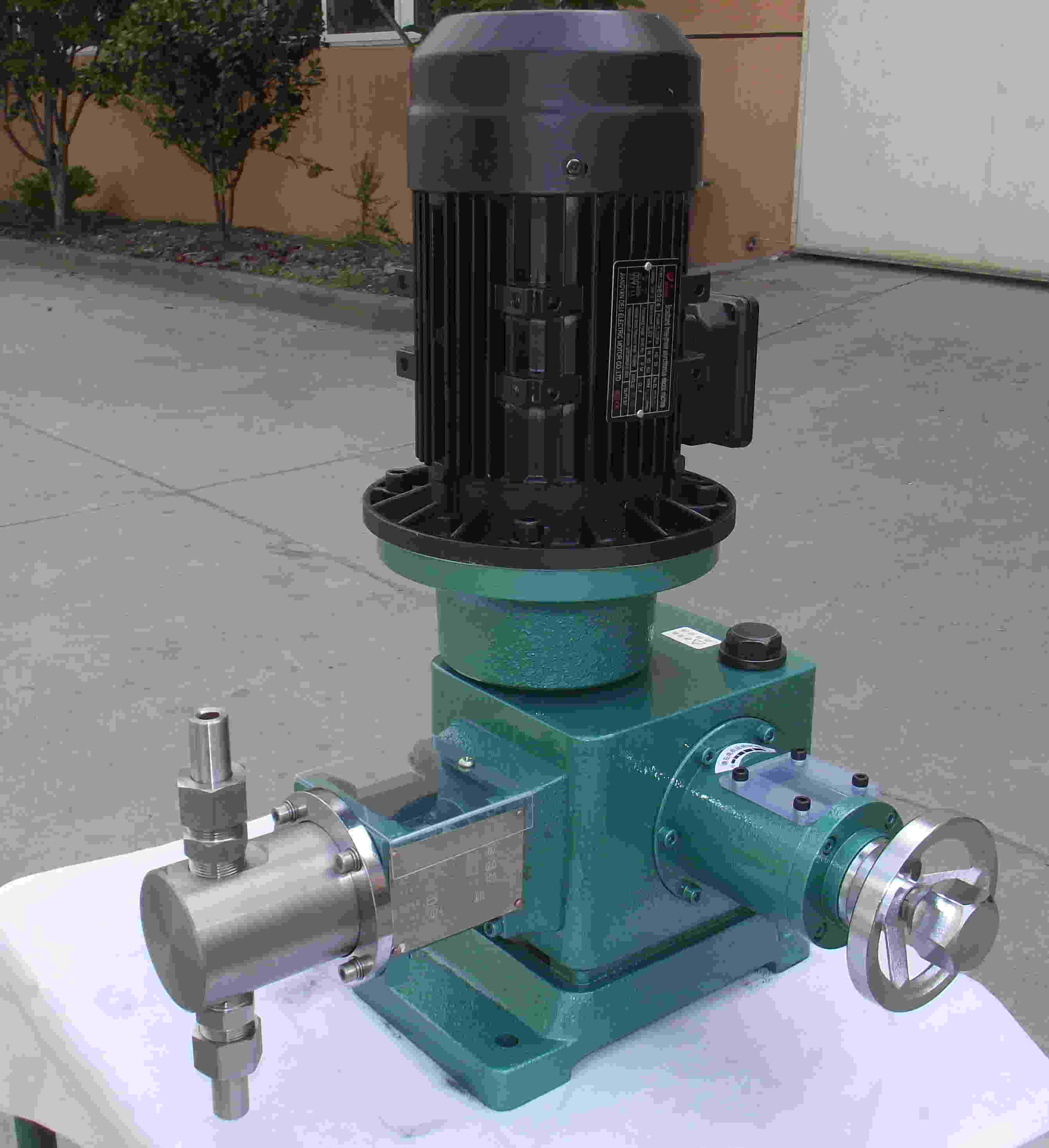 国产 1600L柱塞式计量泵